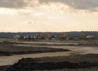 Wird Komárom bald DAS europäische Zentrum für Elektroautos?