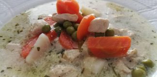 Spezieller Gewürz-Trend: Estragon-Hühnchen-Suppe