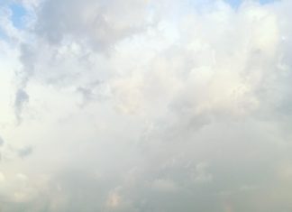 Unwetter und Regenbogen über Pannonhalma