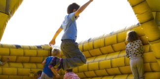 Für einen Monat gehört die Hajógyári Insel in Budapest den Kindern!