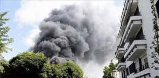 Enorme Rauchentwicklung – Lagerhalle in Budapest in Vollbrand!