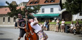 Musik auf den Straßen von Eger