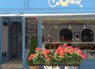 Frühstücken im Csücsök in Györ