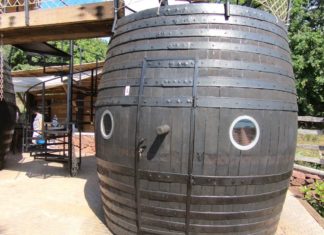 Geheimtipp am Balaton! Übernachten in Weinfässern im Exotischen Garten