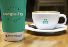 Das Ungarische Rote Kreuz eröffnet ein Café in Budapest