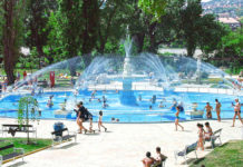 Ein Wohltätigkeitstag findet im Palatinus-Bad in Budapest statt