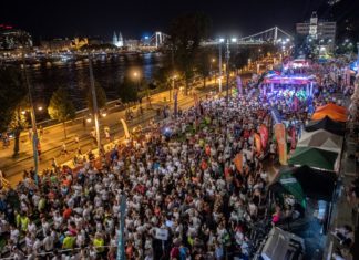 Tausende beim Generali Night Run in Budapest