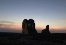 Sonnenuntergang bei Burg Döbröntei