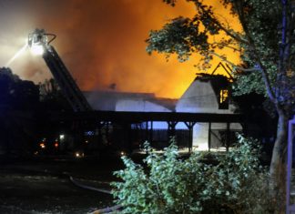 Ein altes Restaurant in Budapest abgebrannt!