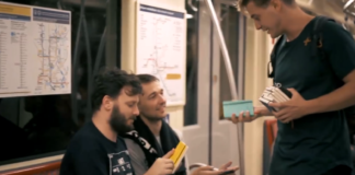 Taschenbücher wurden auf der Pest Metro verteilt