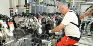 Ergonomische Geräte bei Audi Hungaria getestet