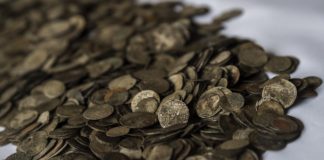 Historische Münzen in der Donau bei Érd gefunden