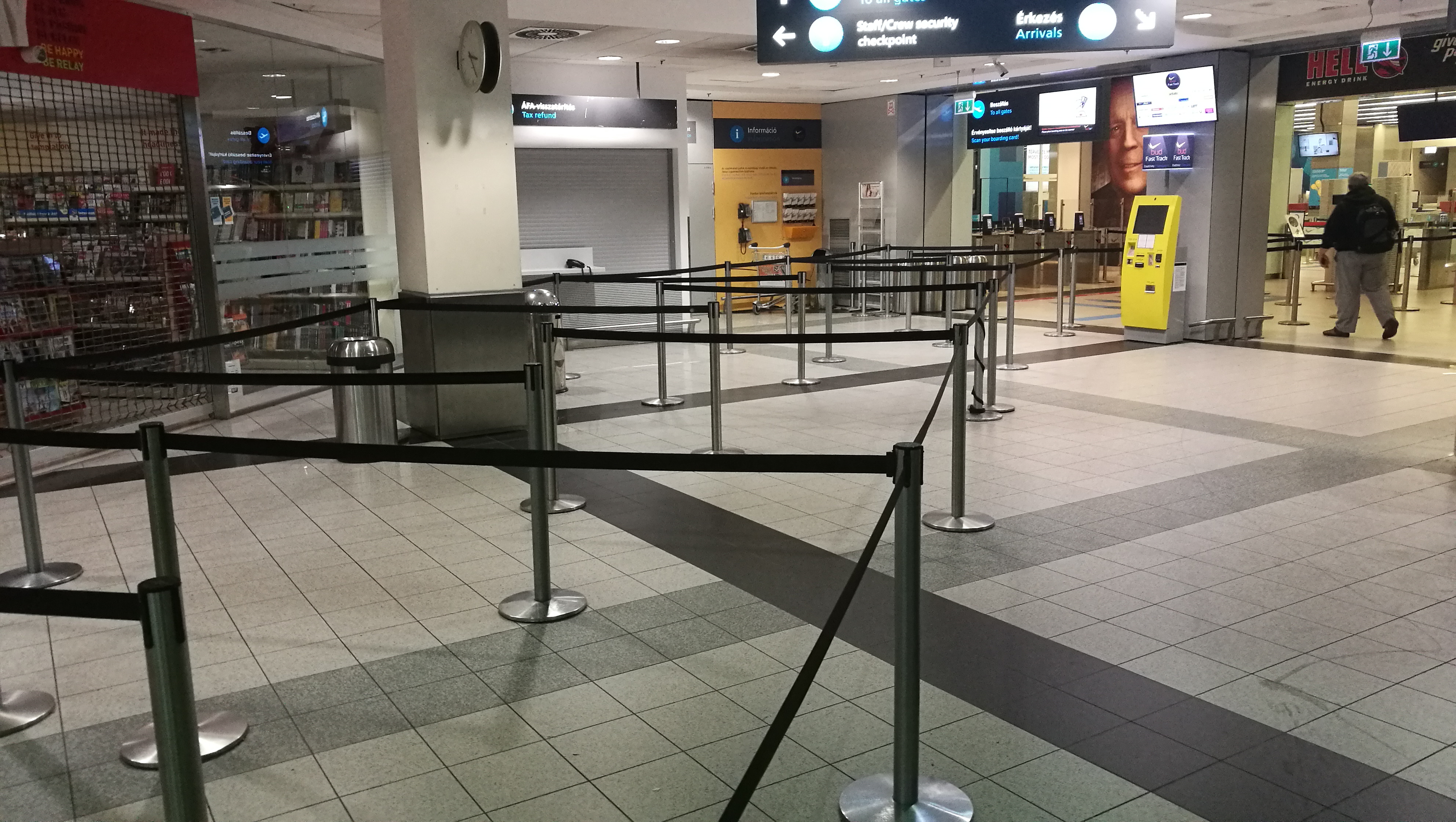 Fruh Genug Am Flughafen Budapest Sein Ungarn Tv Com