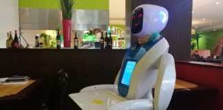 Erste Roboter-Kellnerin in Ungarn: Liu´s Cooking Étterem