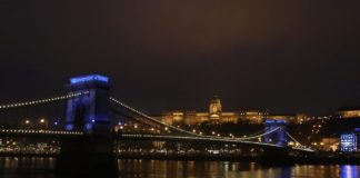Budapest war UNICEF – blau!
