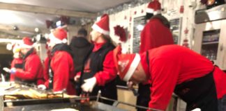 Wurstparade auf Budapester Weihnachtsmarkt