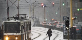 Schnee bis zum Knie – Im ganzen Land starker Schneefall