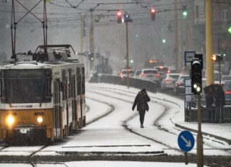 Schnee bis zum Knie – Im ganzen Land starker Schneefall