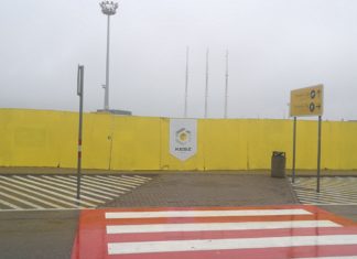 Wenig Parkplätze am Flughafen Budapest wegen Großbaustelle