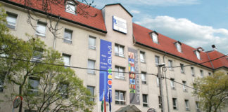 Studieren in Ungarn: Kodolányi János Universität