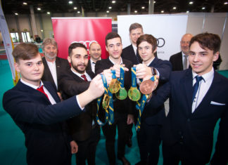 Goldregen für die Azubis der dualen Berufsausbildung der Audi Hungaria