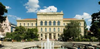 Flashmob zeigt die Universität Szeged
