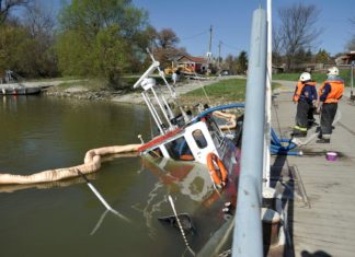 Autofähre in Százhalombatta gesunken