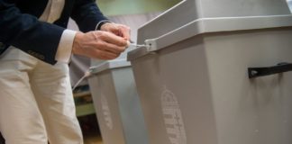 Ab 6 Uhr am Morgen wählt auch Ungarn