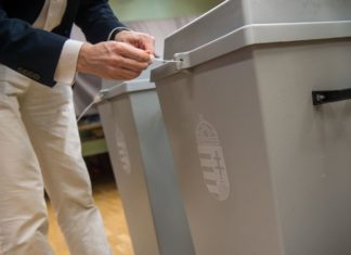 Die Wahl muss in einem Dorf wiederholt werden, da sich die Einwohnerzahl unerwartet verdreifacht hat