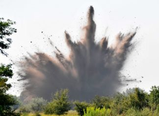 Gezielte Sprengung einer Weltkriegsbombe in Tatárszentgyörgy