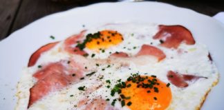Frühstück im Restaurant und Boutique Hotel Baltazár in Budapest
