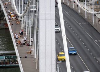 Feiertag: Kettenbrücke vorübergehend für Verkehr geschlossen – Pyrotechniker arbeiten