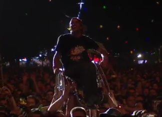 Emotional! Rollstuhlfahrer zerschlägt Gitarre der Foo Fighters beim Sziget Festival