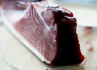 Der weltweit erste vegetarische Schinkenspeck ist fertig!