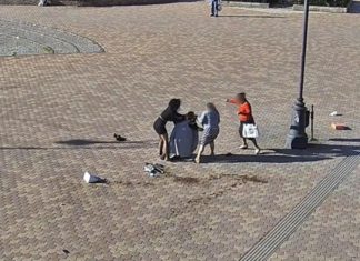 Frau wollte Passanten in Székesfehérvár anzünden