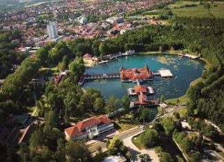 Größter Thermalsee Europas in zwei Stunden erreichbar