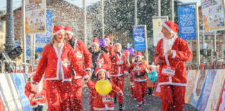 Nikolaus-Lauf: Über 2.500 Weihnachtsmänner in Budapest unterwegs!