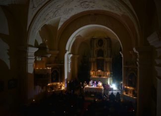 Mitternachtsmesse der besonderen Art ohne Strom und Heizung