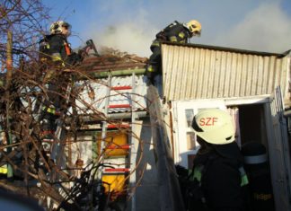 Einfamilienhaus in Vollbrand in Székesfehérvár