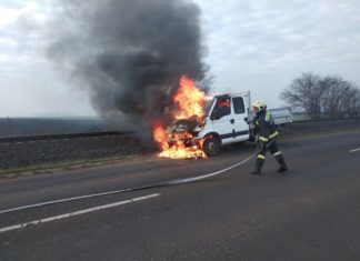 Ein Kleinlastwagen im Großraum ausgebrannt!