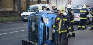 PKW spektakulär auf die Seite gelegt! Unfall auf der Gyömrői Straße, Budapest