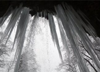 Der Lillafüred-Wasserfall ist vereist