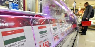 Hier weht die ungarische Flagge auch beim Schweinefleisch