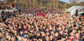 Kalter Start ins Jahr: Neujahrsschwimmen am Balaton