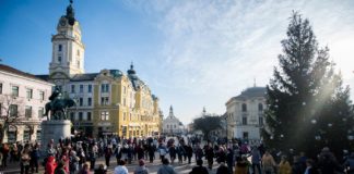 Neujahrstanz: Senioren tanzten sich in Pécs warm