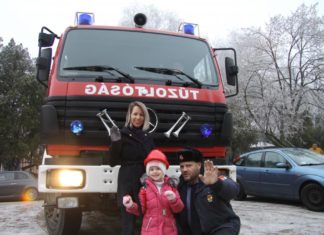 Kindertraum: Anna fuhr mit einem Feuerwehrauto zum Kindergarten