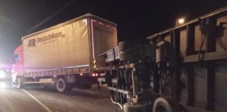 Györ: LKW kippte im Kreisverkehr um!