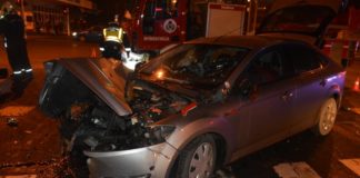 Nyíregyháza: PKW kollidiert mit Drehleiter auf Einsatzfahrt