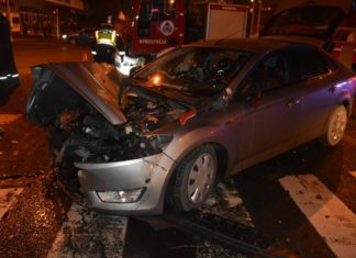 Nyíregyháza: PKW kollidiert mit Drehleiter auf Einsatzfahrt