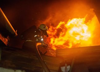Verheerende Kettenreaktion in Budapest: Mehrere Häuser in Flammen!